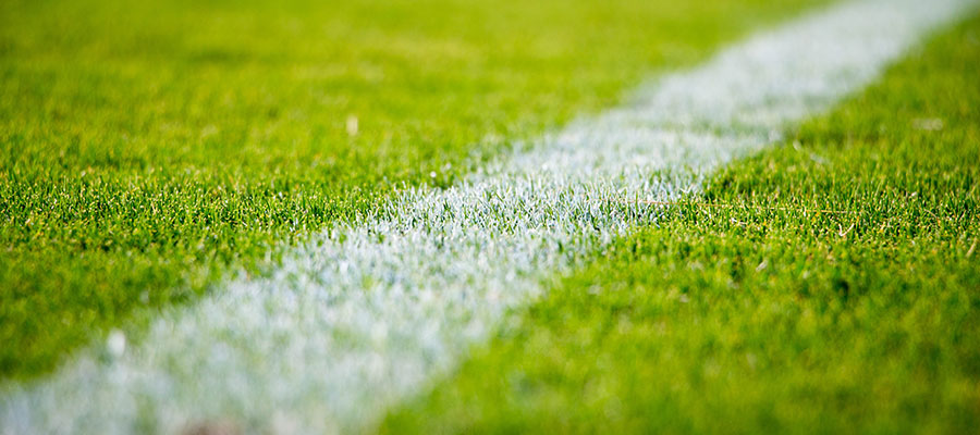 Voetbalkantine-nostalgie: van voetbalweddenschap tot omgevallen fles melk op de tribune