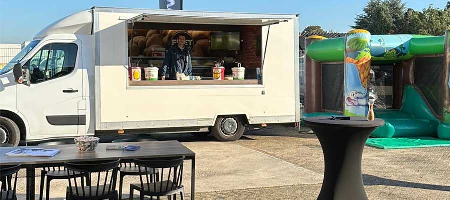 Een frietwagen op je sportevenement: slim, gezellig en lekker betaalbaar