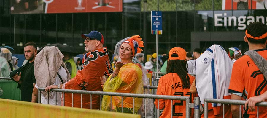 De 5 soorten voetbalsupporters die je altijd tegenkomt op een uitwedstrijd